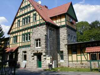 Bahnhof Heyerode, Zugangssseite