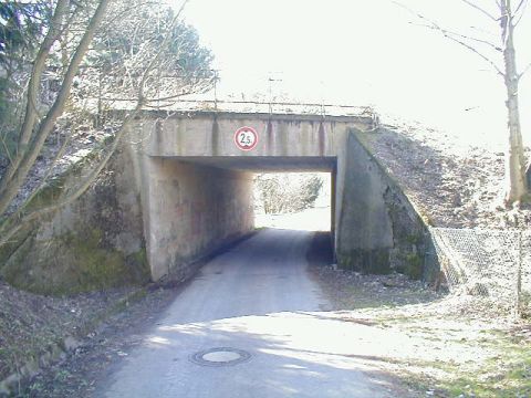 Br�cke �ber ein Feldweg