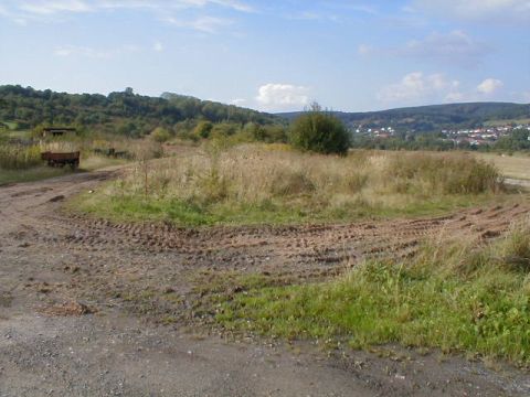 Ehemaliger Bahn�bergang �ber den Unterbreizbacher Weg