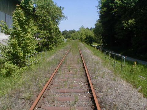 Brcke ber einen Graben