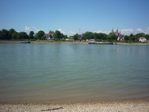 Schiffsbr�cke Ostufer