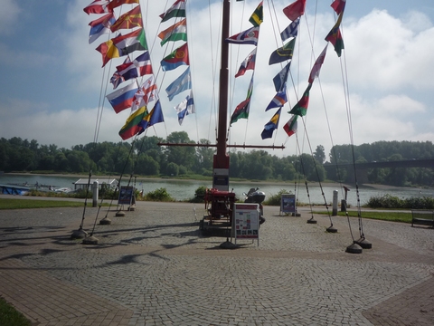 Schiffsbr�cke Westufer