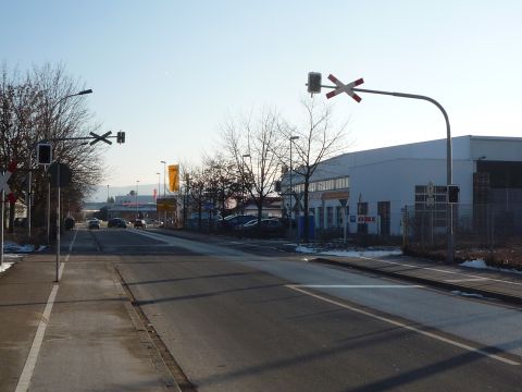 Bahnbergang ber die Friedrich-Hecker-Strae