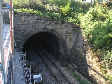 Ostportal des Tunnels am Achdorfer Weg
