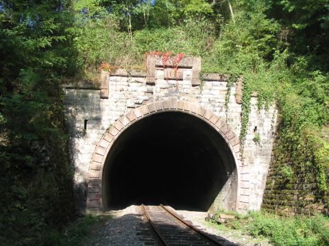 Sdportal des Tunnels am Achdorfer Weg