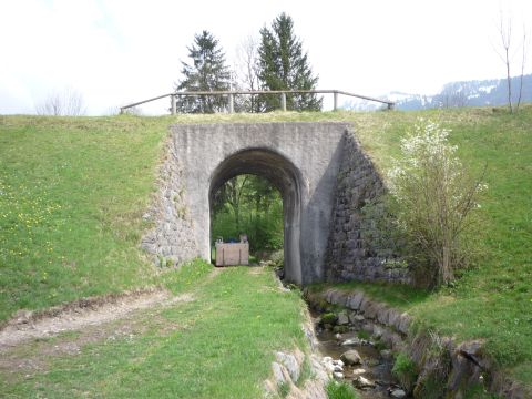 Bach- und Wegbrcke