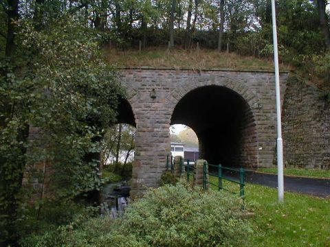 Brcke ber die Schlitzer Strae und die Jossa