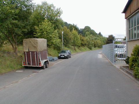 Bahndamm entlang der Straße Im Senkenbiegen