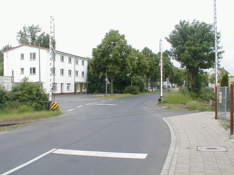 Bahn�bergang �ber die Forstfeldstra�e