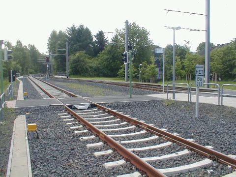 Bahn�bergang hinter dem Bahnhof