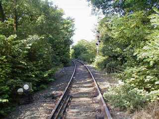 Brücke über die Straße zum alten Bahnhof Treysa