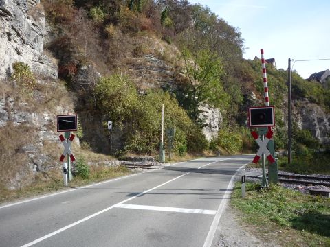 Bahn�bergang hinter dem Tunnel