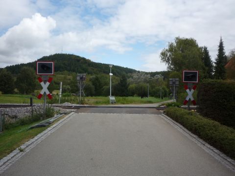 Bahn�bergang �ber die Hirrlinger Stra�e