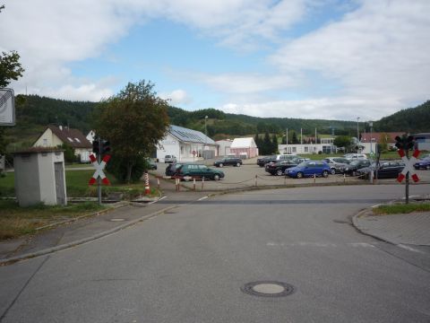 Bahn�bergang �ber die Fabrikstra�e