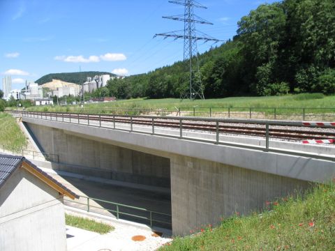 Brücke über die neue Umgehungsstraße