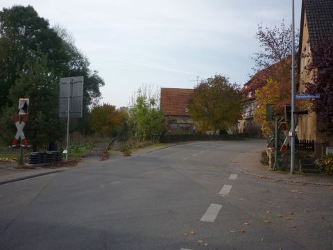 Bahn�bergang �ber die Cleebronner Stra�e