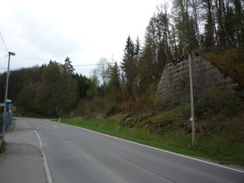 Ehemalige Brcke ber die Strae nach Fronstetten