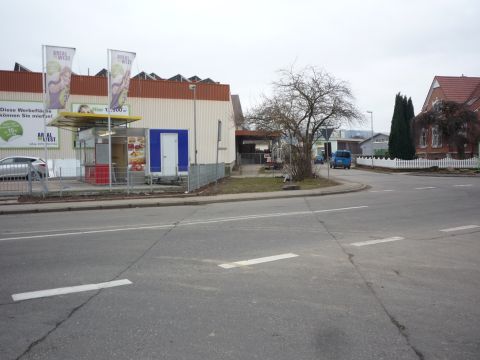 Bahn�bergang �ber die Raiffeisenstra�e