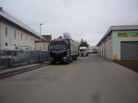 Zufahrt zur Staatsbahn