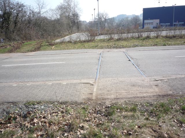 Bahn�bergang �ber die Bahnhofstra�e