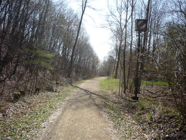 Vor dem Bahnhof Oberkirchen Nord