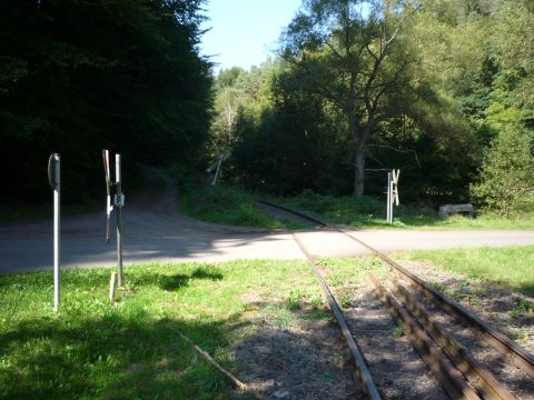Bahn�bergang �ber einen Forstweg
