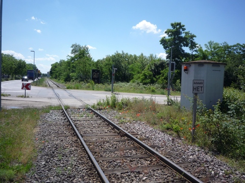 Bahn�bergang �ber die Heinkelstra�e