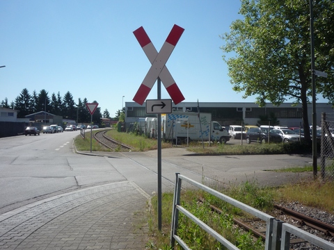 Bahn�bergang Industriegebiet Hockenheim Talhaus
