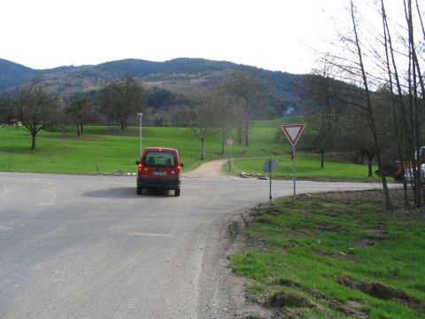 Entlang �ber die Stra�e