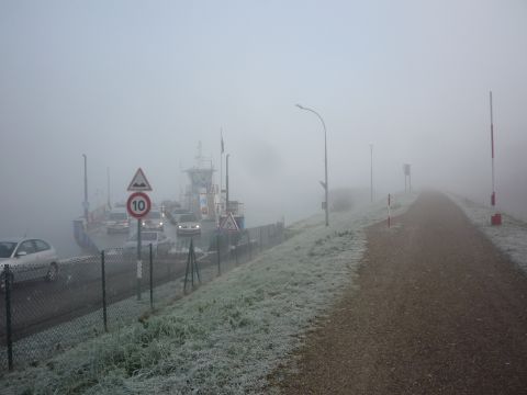 Verladestelle am Rheinufer