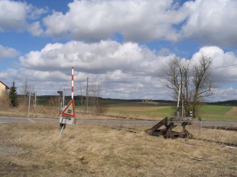Bahn�bergang vor dem Bahnhof Ho�kirch-K�nigsegg