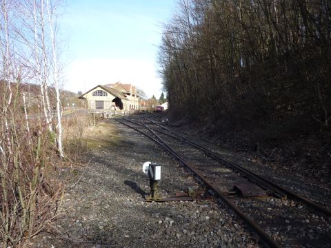 Einfahrt in den Bahnhof Maulbronn Stadt