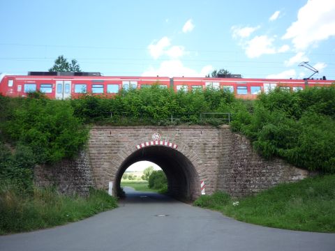 Br�cke �ber die Sattelbachstra�e