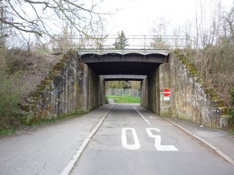 Br�cken �ber die Kunzestra�e