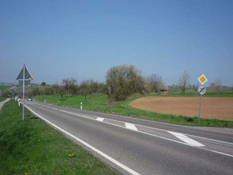 Ehemaliger Bahn�bergang �ber die L1100