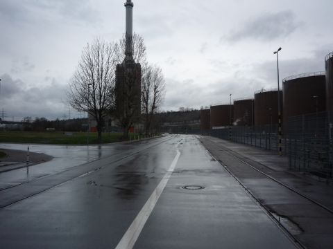 Weiter durchs Kraftwerksgel�nde