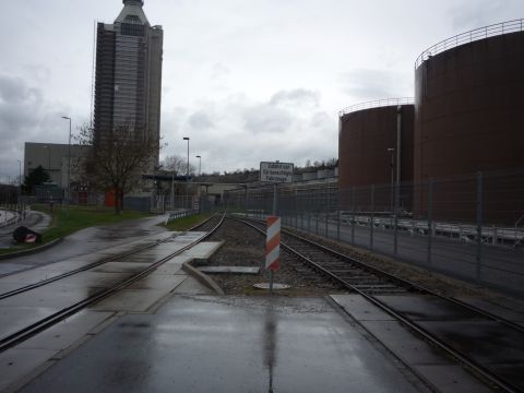 Weiter durchs Kraftwerksgel�nde