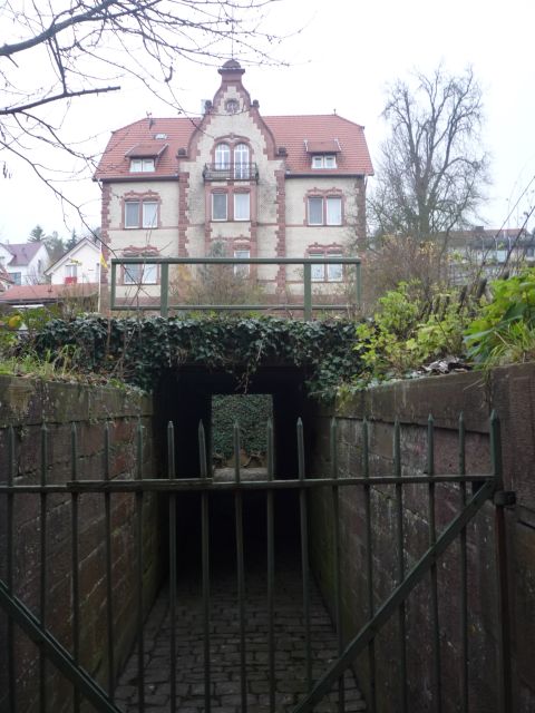 Privatdurchla�unter der Bahnlinie