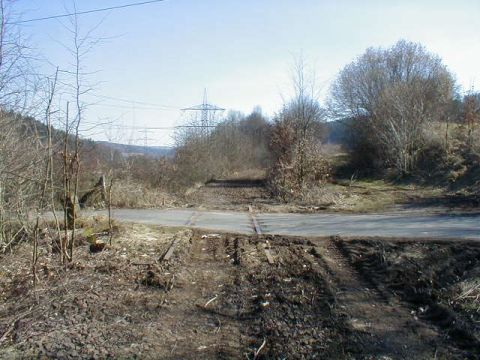 Bahn�bergang �ber einen Feldweg