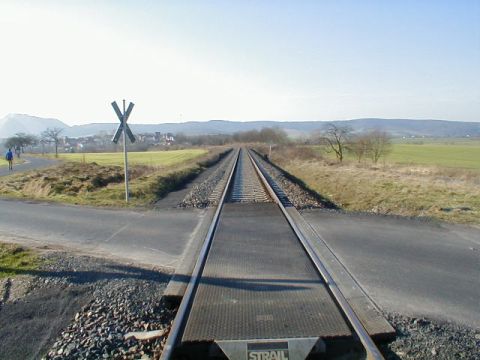 Bahn�bergang �ber die Obersuhler Stra�e