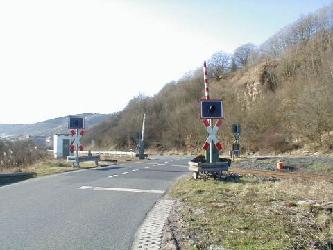Bahn�bergang �ber die Stra�e von Widdershausen zum Kaliwerk