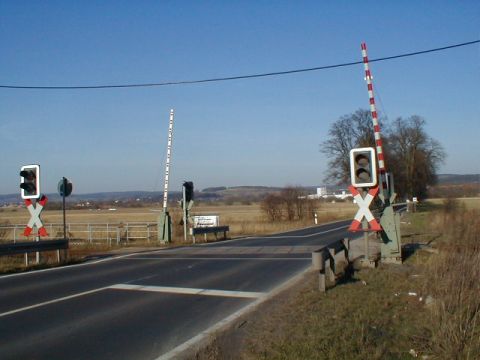 Bahn�bergang �ber die Stra�e von Berka nach Untersuhl