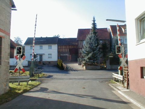 Bahn�bergang �ber die Bornbergstra�e