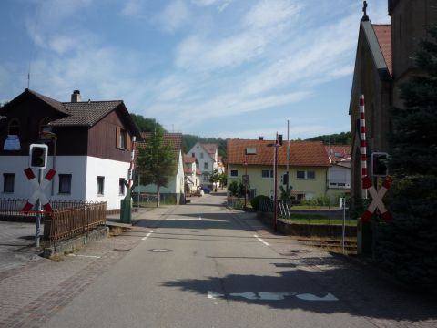 Bahn�bergang �ber die Rathausstra�e