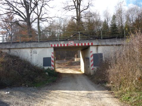 Br�cke �ber einen Feldweg
