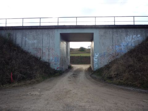 Br�cke �ber einen Feldweg