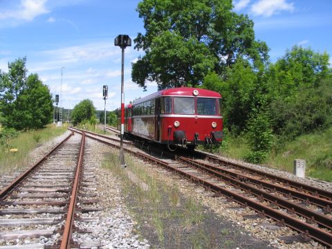 Einfahrt in den Bahnhof Oberheutal