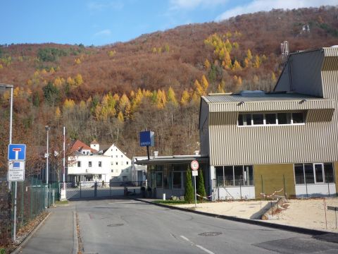 Bahn�bergang �ber die Sirchinger Stra�e