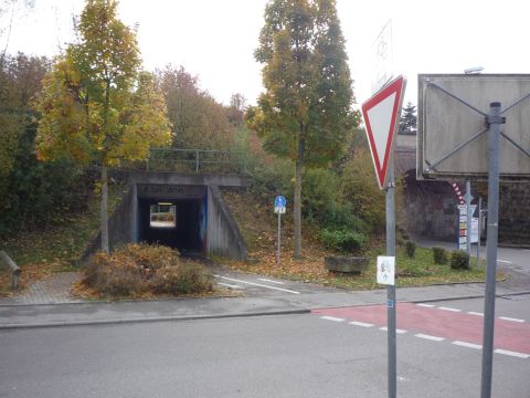 Fu�g�ngerdurchlass neben der Simmozheimer Stra�e