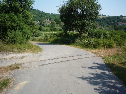 Bahn�bergang �ber die Zufahrtsstra�e nach Olnhausen